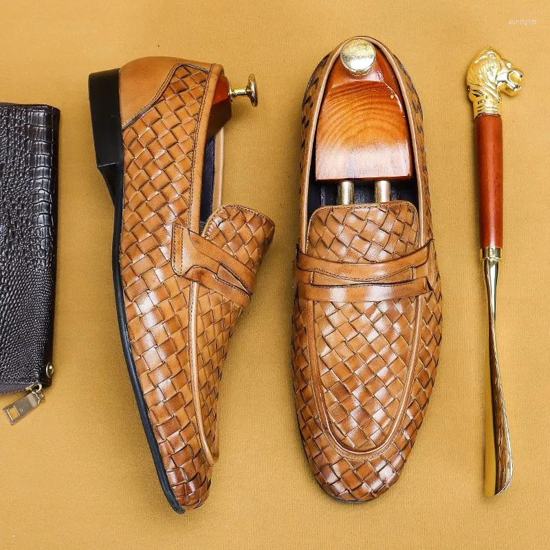 Sapatos sociais masculinos de couro trançado feitos à mão mocassins respiráveis empresariais casuais macios confortáveis masculinos