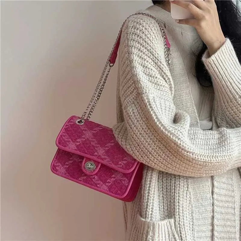 Cross Body Bags Chain Carrying Small Square Bag with Autumn Checkered Texture Diagonal Cross European Style One Shoulder Handbag 230804