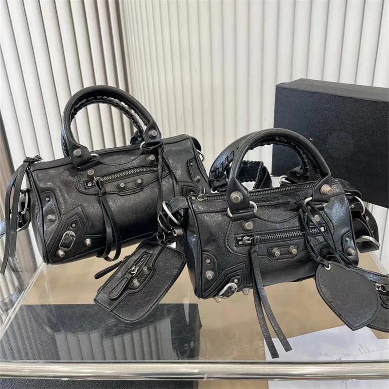 En kaliteli motosiklet çantası lüks tasarımcı omuz çantaları unisex el çantaları moda cüzdan aynası crossbody vintage cüzdan orijinal deri le cagole totes paket çantalar
