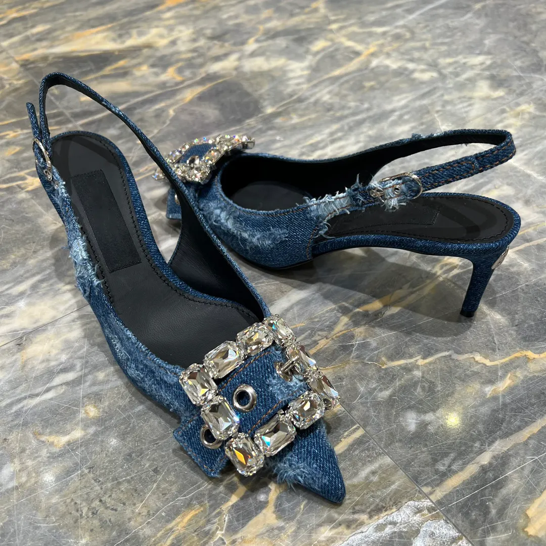 Denim Bule Sandalen, Designer-Damen-Kleiderschuhe, Plateau-Absätze, geschlossene Zehenpartie, Strass-Schnallenverzierungen, spitzer Riemen hinten, 65 mm Kitten-Heel-Sandalen, 35–42