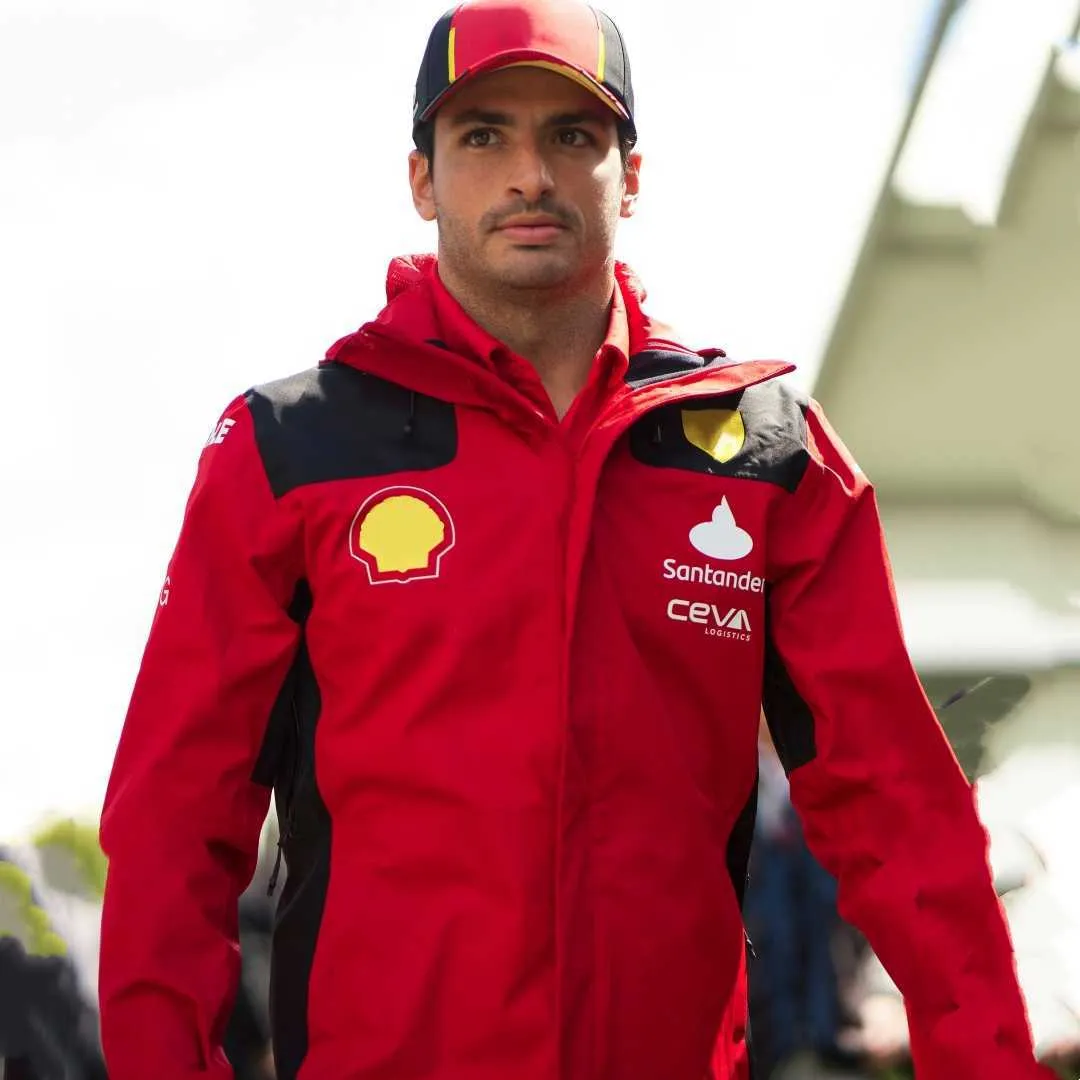Économisez gros sur les achats en gros de Veste De L'équipe Scuderia F1  Uniforme Carlos Sainz Leclerc, Veste Coupe Vent De Course De Formule