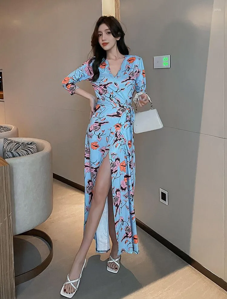 2023 Tendance Silk Dress Plus Size Blue Floral Maxi Dress With
