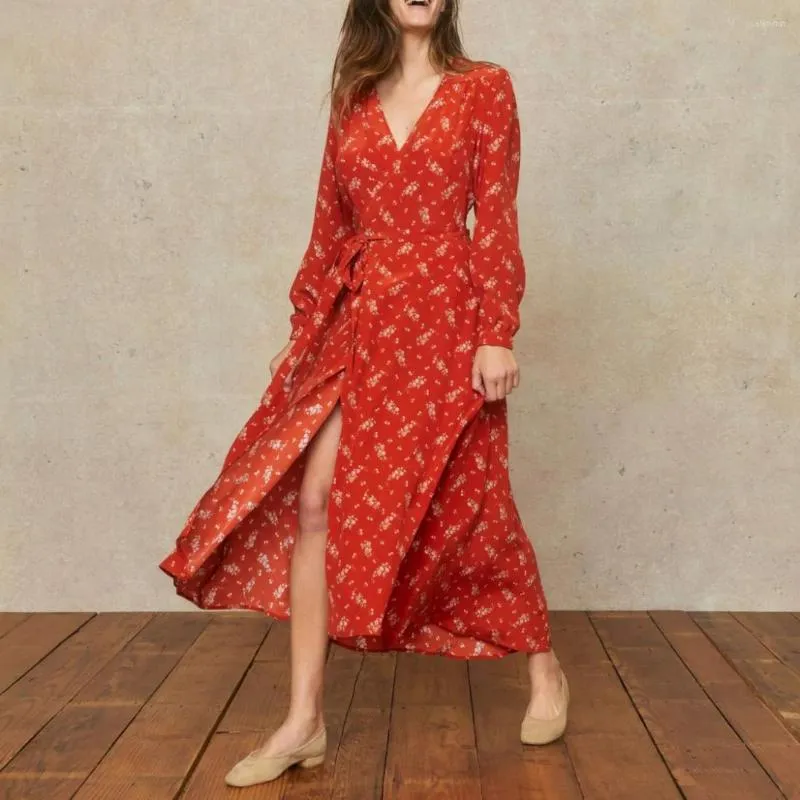 Freizeitkleider 2023 Neueste Kollektion Seide Hochwertiges rotes kleines florales Midi-Wickelkleid mit Schnürung in der Taille und langen Ärmeln