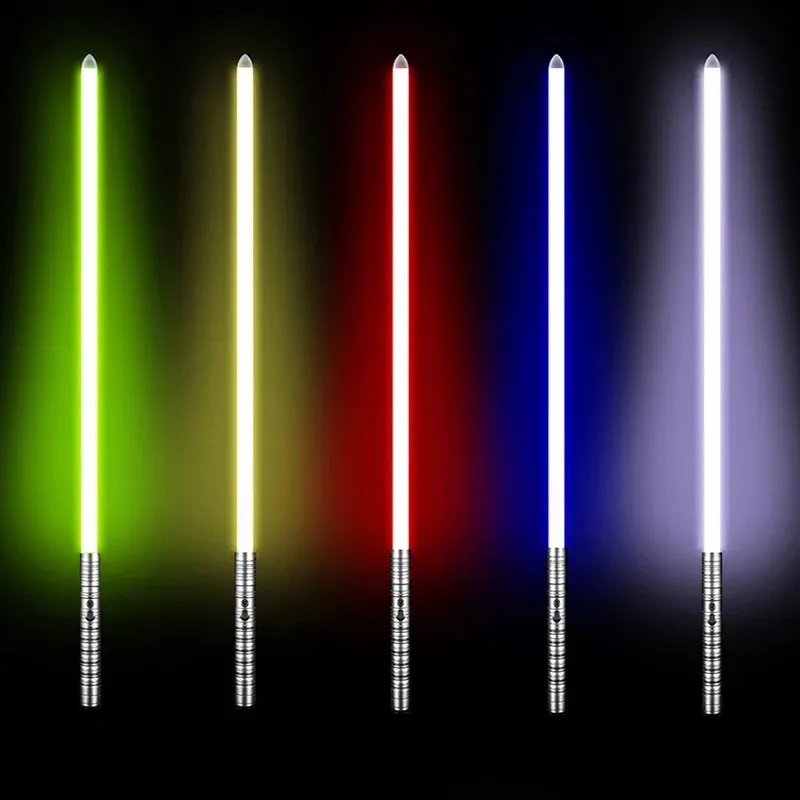 LED SwordsGuns Lightsaber RGB 7 Färger Variabel metall med träffande ljudeffekt Duel Metel Handle USB Laddning Ljus Saber 230803