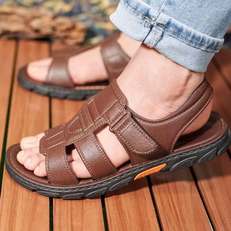 サンダルメ​​ン男性夏の屋外の防水カジュアルビーチシューズSスリッパZapatos Hombre Chaussure Homme Sandalias