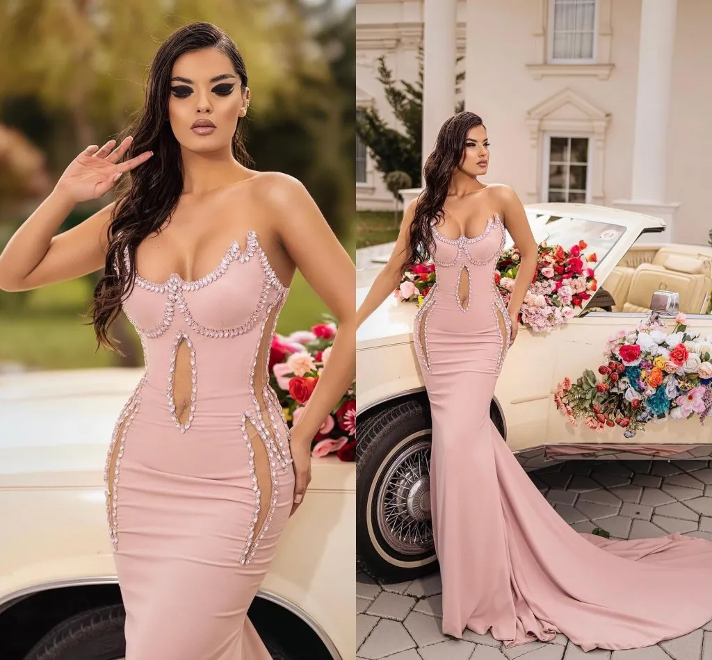 Dubai Arabic Blush Pink Plus Size Mermaid aftonklänningar Långt för kvinnor Sweetheart Crystals Pärlad födelsedagskändis Kändis Pageant Formal Eccase Party klänningar