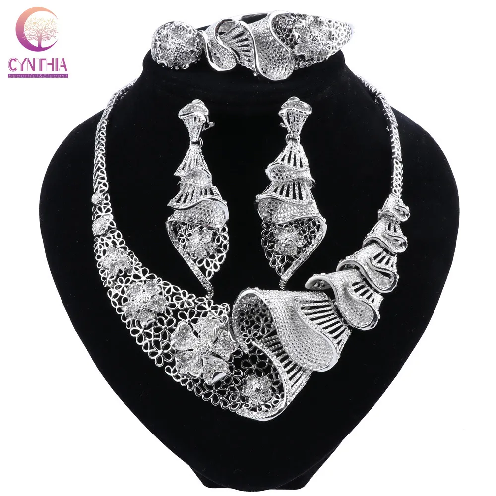 Bröllopsmycken set Cynthia African Nigerian Bridal Dubai Silver Plated Crystal Necklace Armband örhängen Ring Set for Women 230804