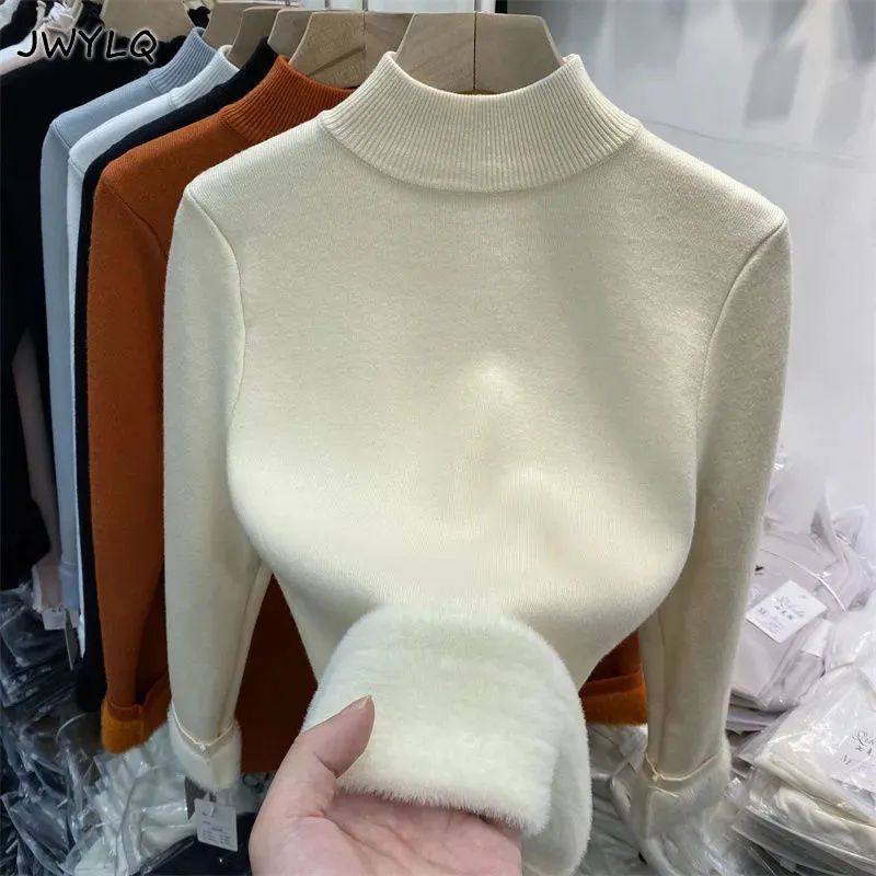 Kvinnors tröjor koreanska Turtleneck Slim Thicked Stickovers Woman 2023 Winter Plus Velvet tröja Casual Fleece Foded Warm Knitwear Tops 230804