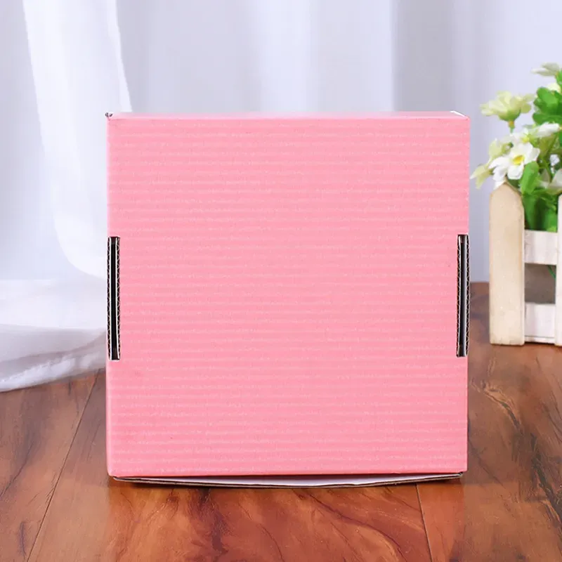 15*15*5 cm Korrugerade papperslådor Färgade presentförpackningar Fold Box Square Packing BoxJewelry Packing Cardboards Toppkvalitet