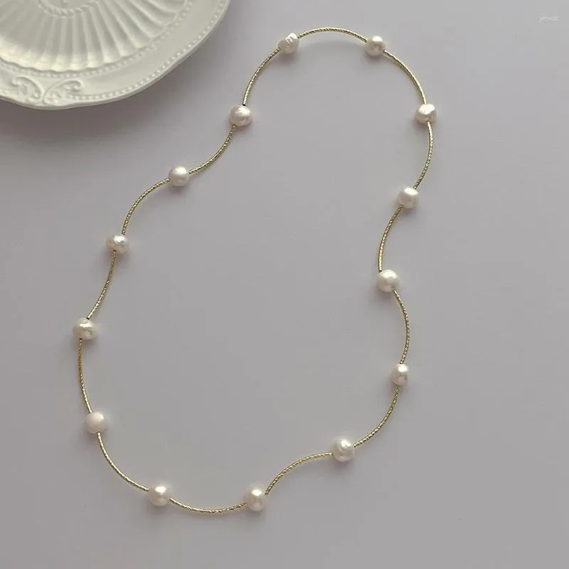 Choker Allme Textured Freshwater Pearl Charm Halsband 14K Guldplätering av mässingskedja Pendant Neckla för kvinnors festsmycken