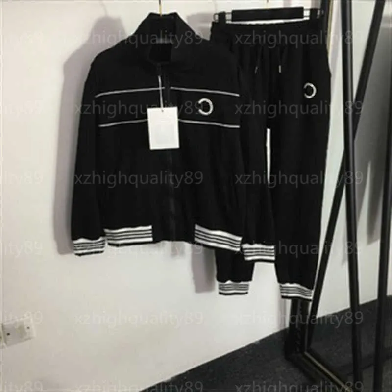 Women Sports Pants Top Set Designers Tracksuits Striped Hem Cuffs Long Sleeve Stand Collar Jacket Loose Casual Pants Black Two Piece Sets Womens Designer Clothes