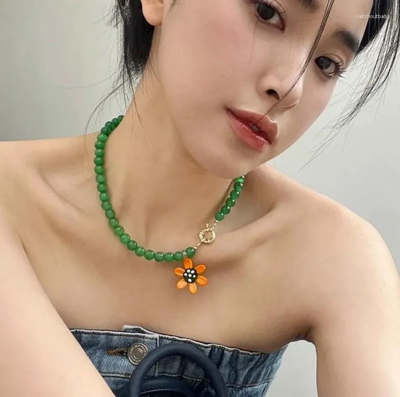 Hänge halsband Korea Green Opal Flower Beaded Necklace For Women Estetic Trend Cool Charm Clavicle Chain Temperament Fashion Jewelry