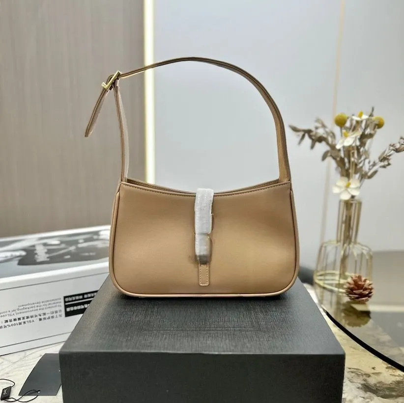 【AMY O】Delta Triangle リング★送料税込み!!国内発送 DHgate.com:Womens Genuine Leather Hobo Handbag, Crossbody