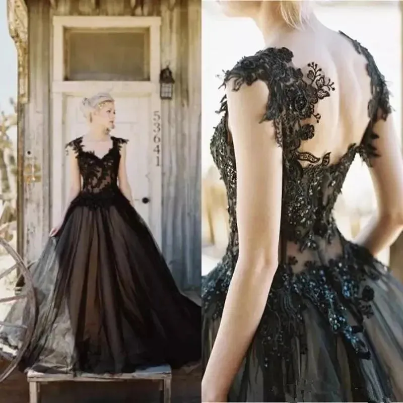 Vintage svarta klänningar spetsapplikation älskling a-line gotisk klänning pärlstav rygglös lång tyll bröllop brudklänning 328 328