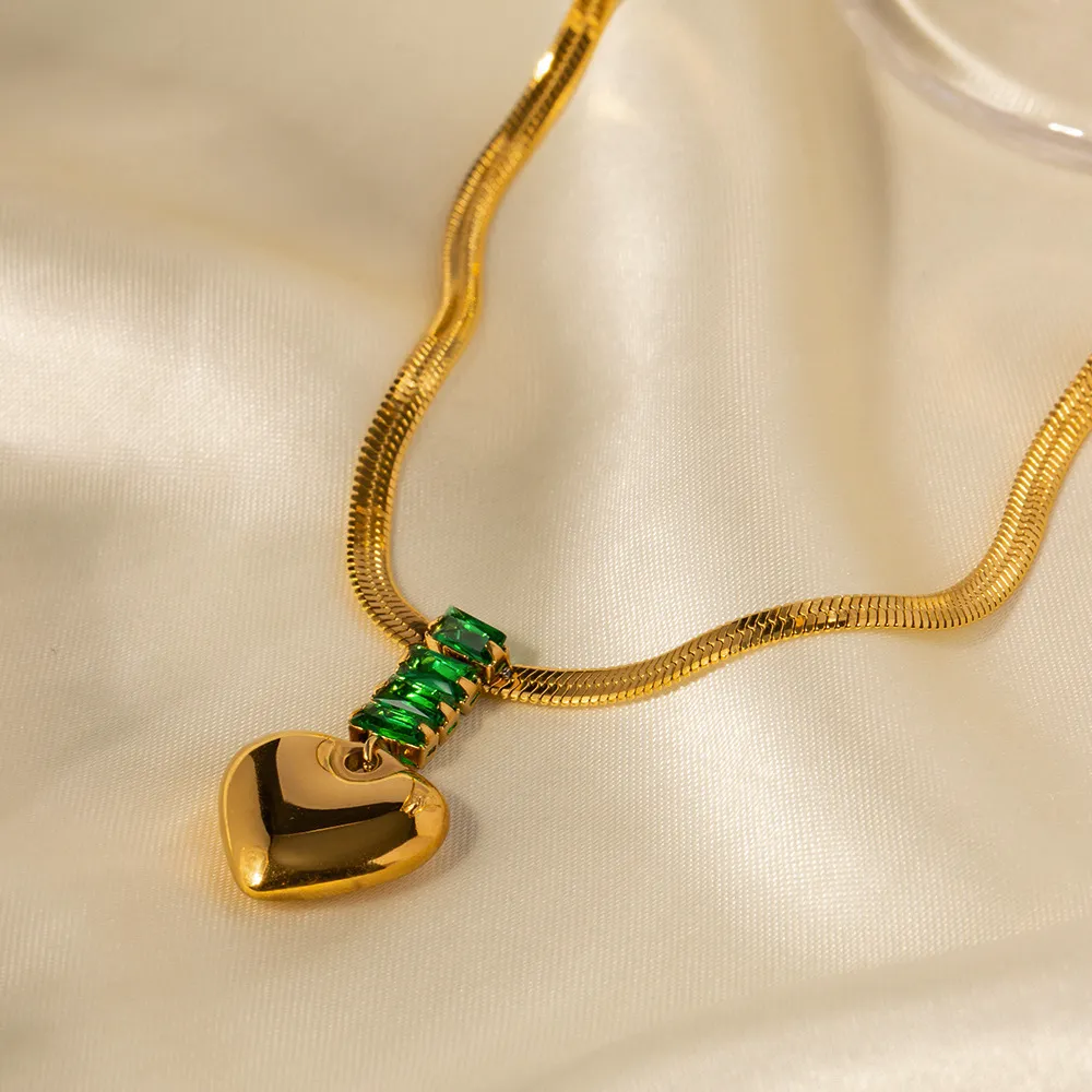 Vintage 18K Gold Plated Heart Pendant Set With Green Zircon Stainless Steel Necklace Jewelry