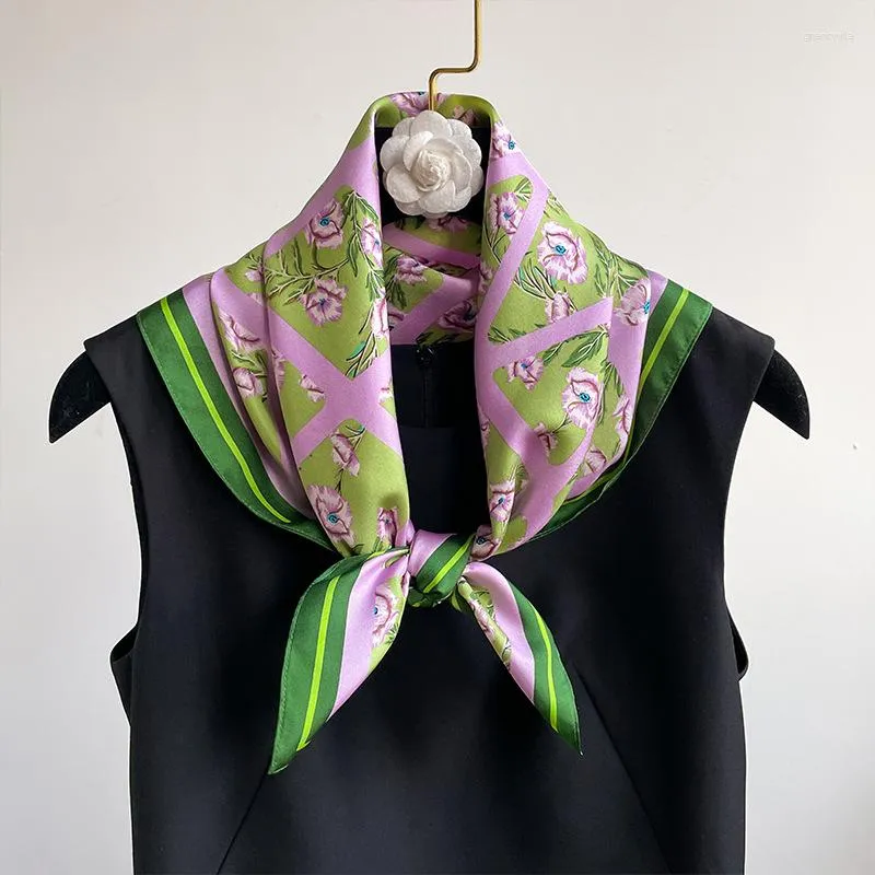 Foulards Hangzhou Soie Mûrier 70cm Violet Fragmenté Fleur Petit Foulard Carré Jumelé Avec Chemise Mince