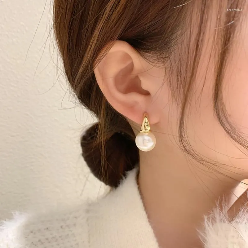 Dangle Earrings Fashion Excisite Love Heartペンダント女性のためのハイエンドスタイリッシュなドロップ耳リング女の子ジュエリートレンディなアクセサリー