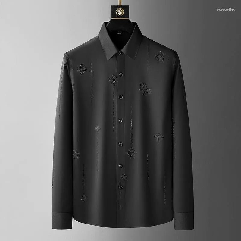 Mäns casual skjortor diamant bokstav klöver skjorta för män långärmad affärsklänning party tuxedo blus camisa sociala maskulinas 2023