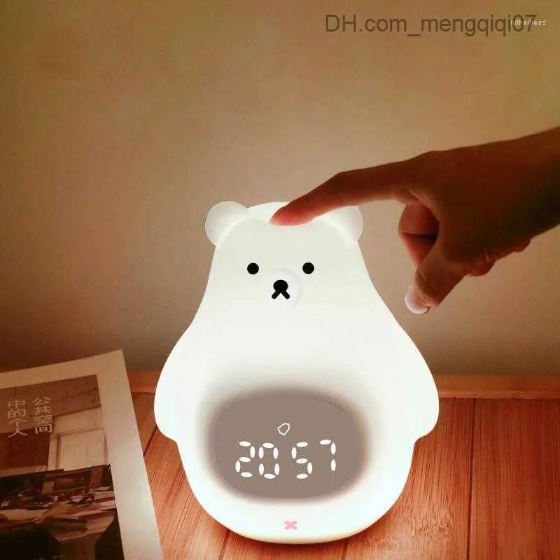 Lampenschirme Nachtlichter Cartoon Wecker Kinder LED-Licht elektronische Uhr Snooze Silikon Touch Nachttischlampe Bär für Kinder Baby Z230809