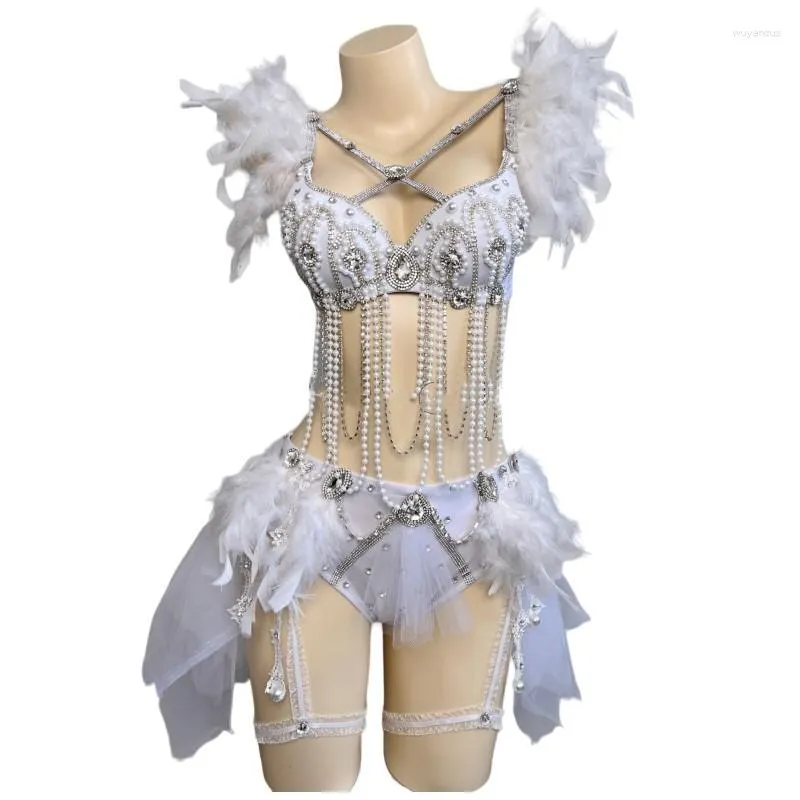 Abbigliamento da palcoscenico Sexy Nightclub Bar Performance White Feather Perline strass Costume da ballo bikini Abiti da festival di musica elettrica