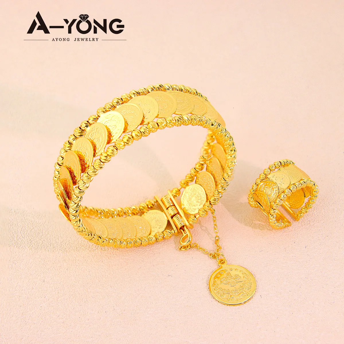 Zestawy biżuterii ślubnej Prosty styl monety 24K Gold Plaked Dubai Pierścień i bransoletka dla kobiet akcesoria bankietowe 230804