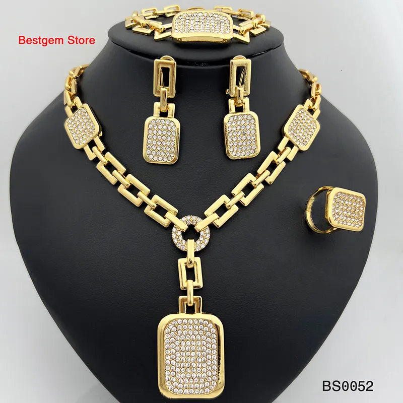 Bröllopsmycken uppsättningar Dubai Gold Plated Set Square Pendant Halsbandörhängen Ring Armband för kvinnor Bride Party 230804