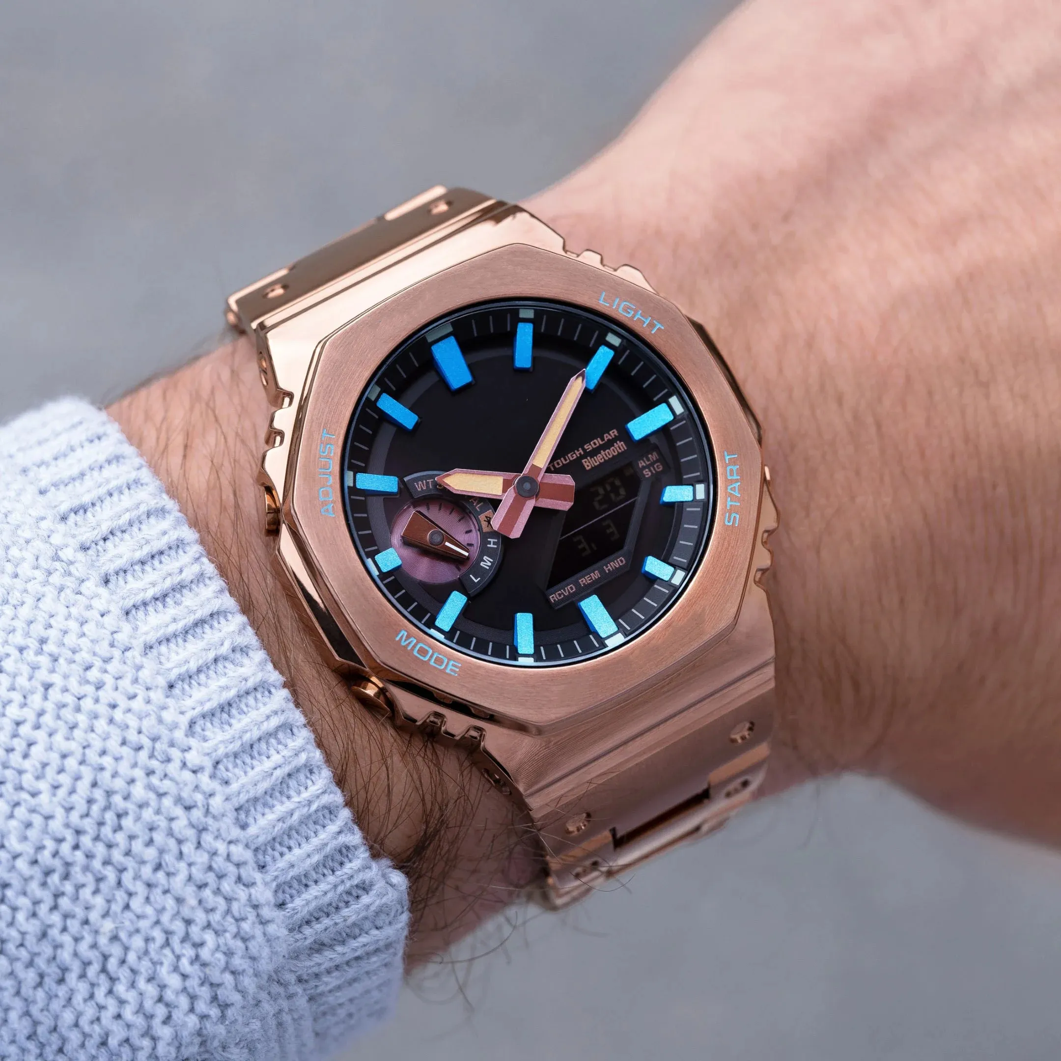 Heren sport digitaal quartz horloge Iced Out horloge met volledige functionaliteit Wereldtijd LED-legering wijzerplaat GM Rose Gold Oak-serie