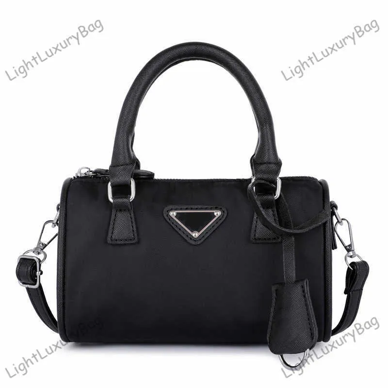 Sac à baril noir Marque Designer Hobo Sacs Mode Épaule Sac à bandoulière Femmes Nylon Sacs à main de luxe Fourre-tout classique Femme Shopping Sacs à main 230805