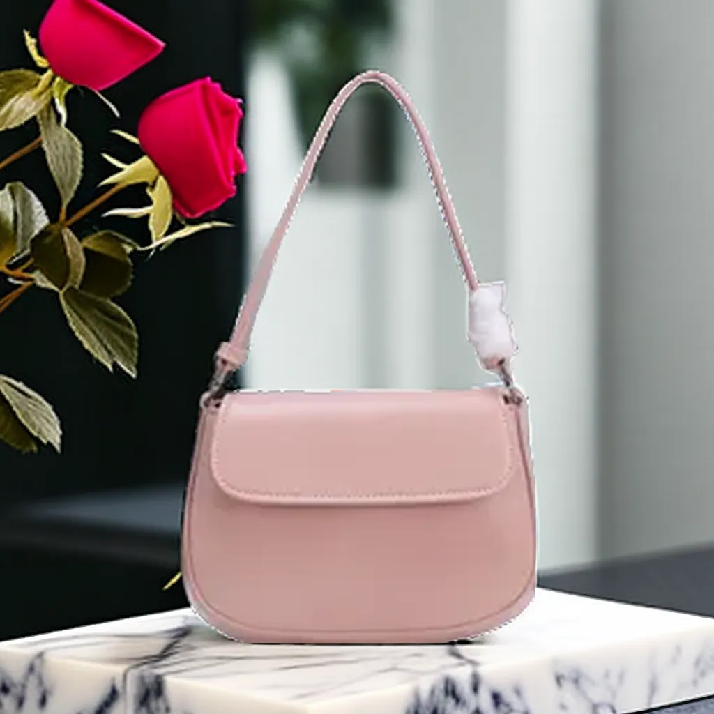 2023 Borsa da donna in pelle bovina di ricambio alta Borsa a tracolla monospalla con patta bianca rosa semplice e di fascia alta Piccola capacità Ragazze per il tempo libero Moda Stile di marca di lusso