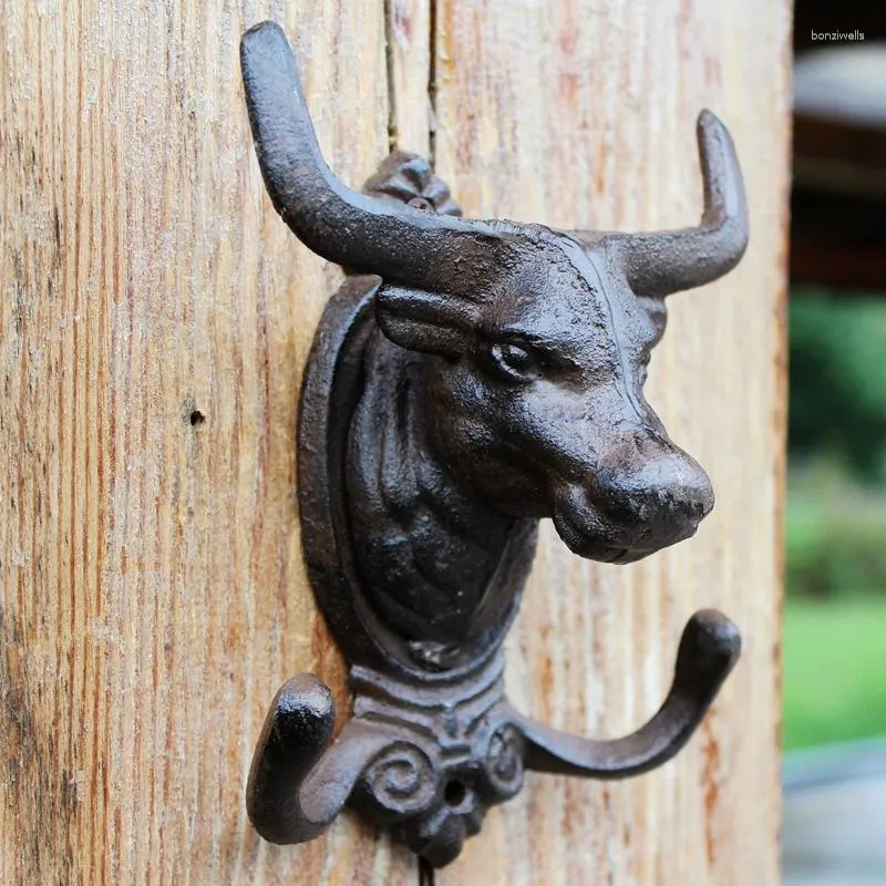 Hooks Retro Rustic Bull Head Cast Iron Wall Hook With Two Hangers European Home Garden Decor Animal Figurines Metal