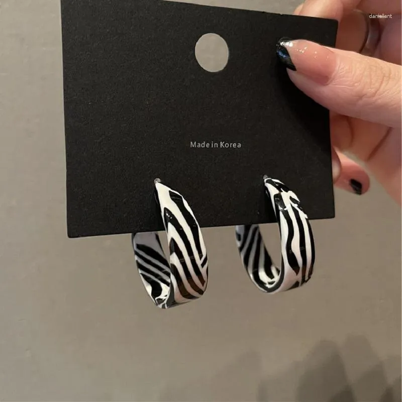 Hoop Earrings Austyn 2023 Fashion Exaggerated Zebra Pattern Acrylic For Women Personality Hypoallergenic Ear Ring Party Jewelry