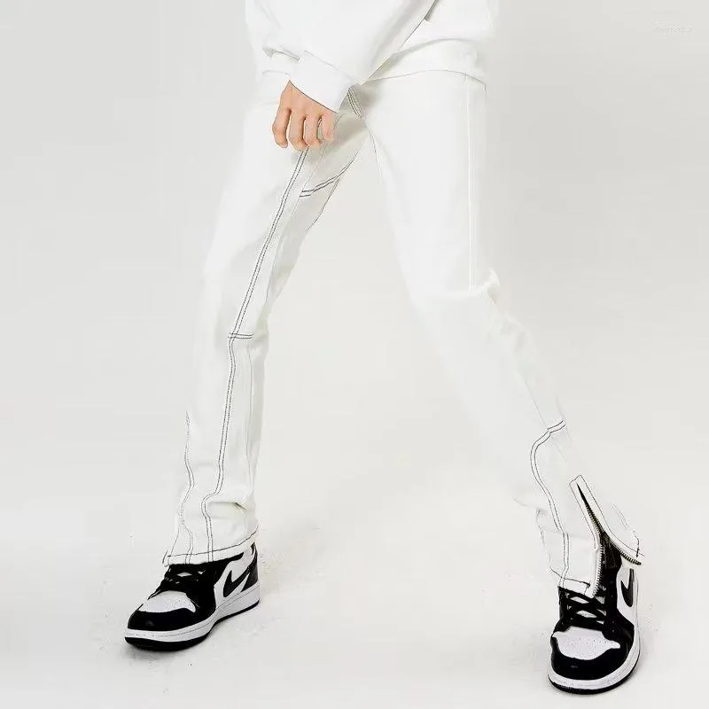 Мужские джинсы 2023 г. Прибытие белый шикарный хип -хоп мужчины с прямыми штанами лодыжка на молнии High Street Casual Loak Denim Bloys 5079