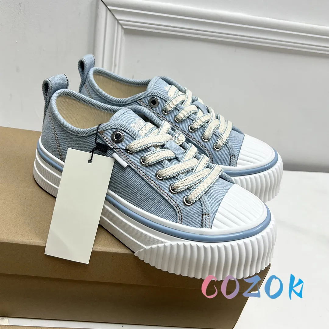 Scarpe eleganti Tela azzurra Ricamo a forma di cuore Piattaforma con punta in gomma Scarpe casual Stringate piatte Per tutte le stagioni 230807