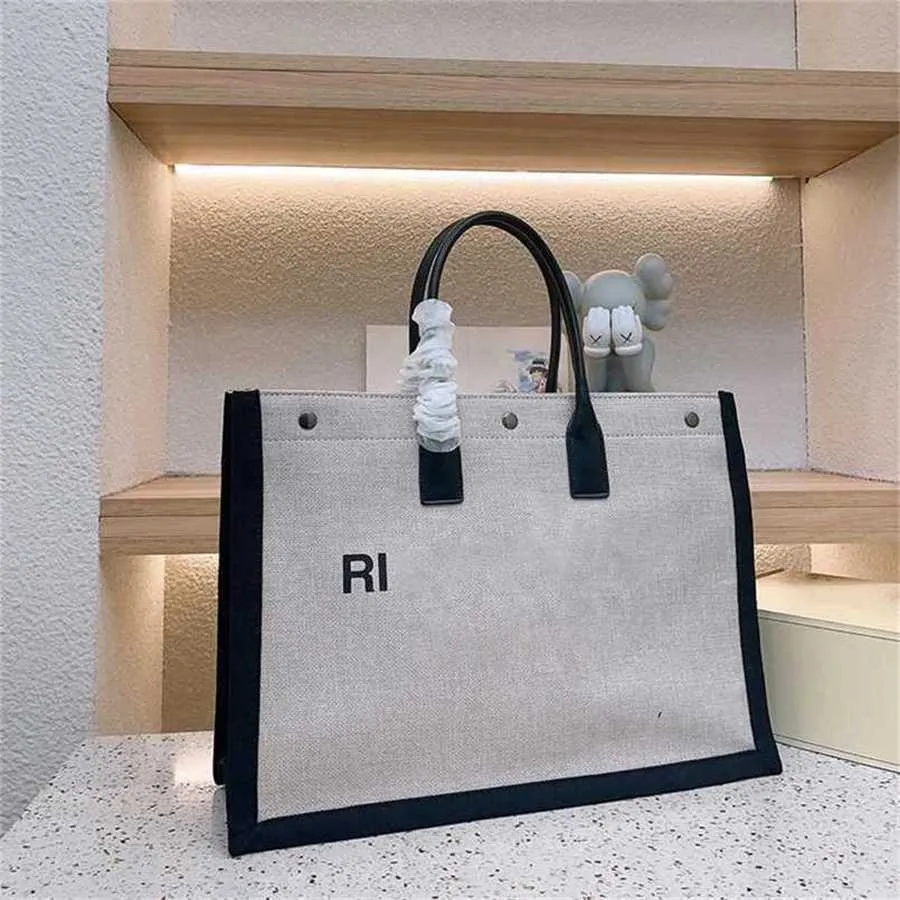 Popular Large Tote Shopping Bag for Women and Men, Designer