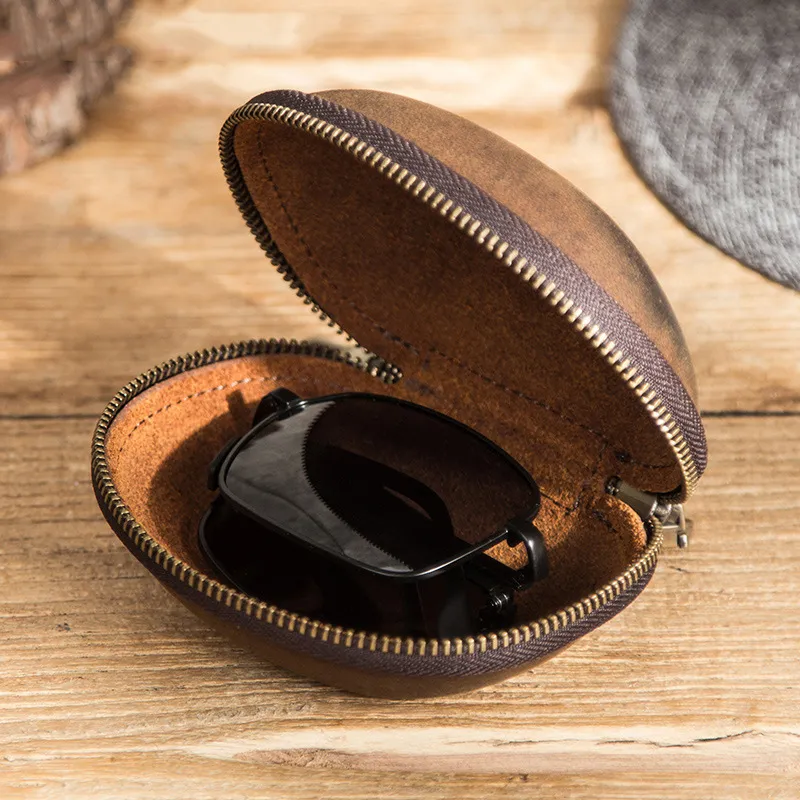 Sunglasses Cases Vintage Cow Leather Protable Folding Sunglasses Protector Travel Pack Pouch Glasses Case Zipper Box Hard Eyewear 230807