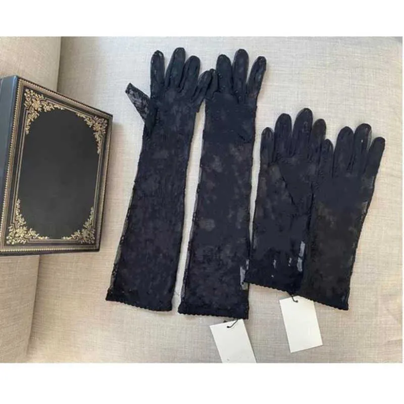 5本の指の手袋女性デザイナーのための黒いレースチュール