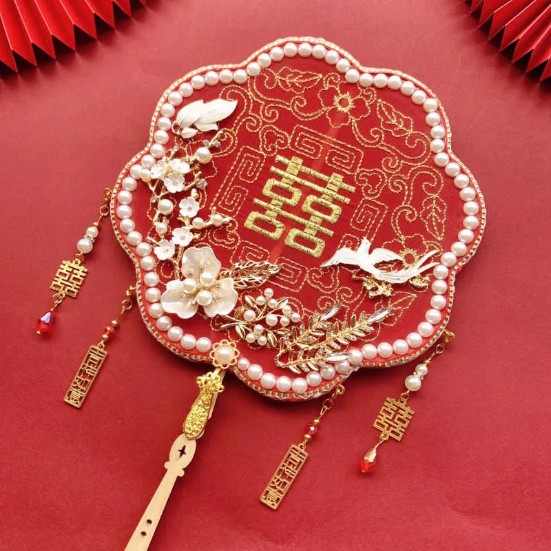 Producten in Chinese stijl Nieuwe Chinese stijl bruiloftsventilator Xiuhe cirkelvormige ventilator Bruiloft High-end rood antiek borduurwerk Bruiloft DIY Speciaal gevormd voortreffelijk