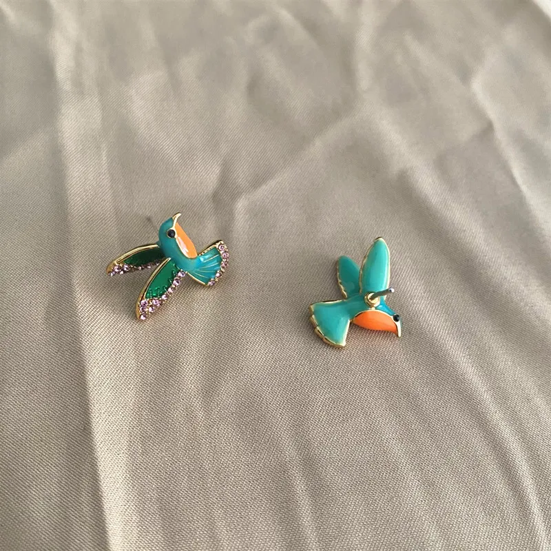 Trendy Women's Stud Earrings Enamel Glaze Hummingbird Ears Studs Flash Diamond Micro Earpiece