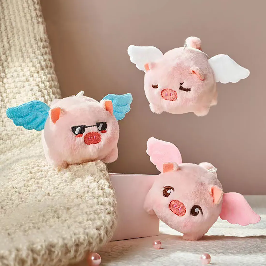 Bonecas de pelúcia macio dos desenhos animados boneca anjo voador porco brinquedo animal bonito crianças aniversário presente de natal mini chaveiro portátil 230807