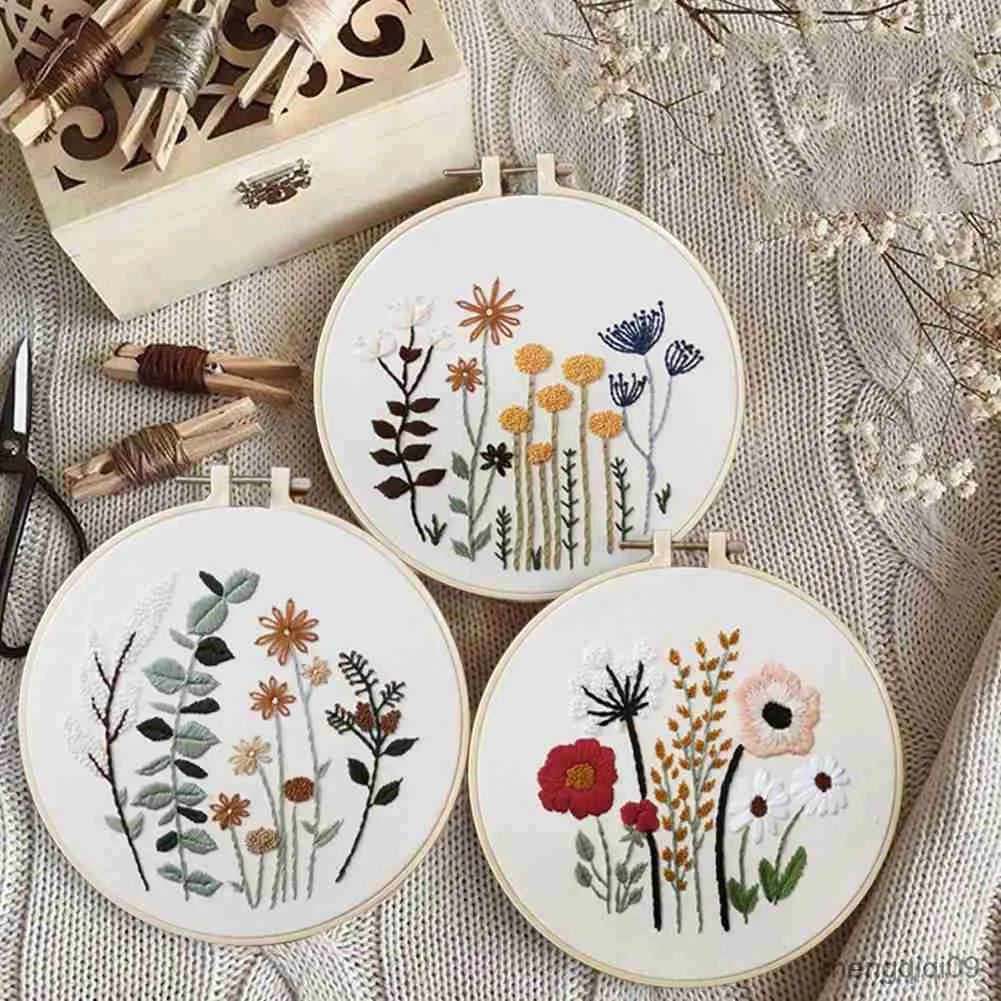 Produits chinois Broderie Starter Avec Motif et Instructions Point De Croix Ensemble Fleurs Plante Estampillée Kits De Broderie Avec Cerceaux R230807