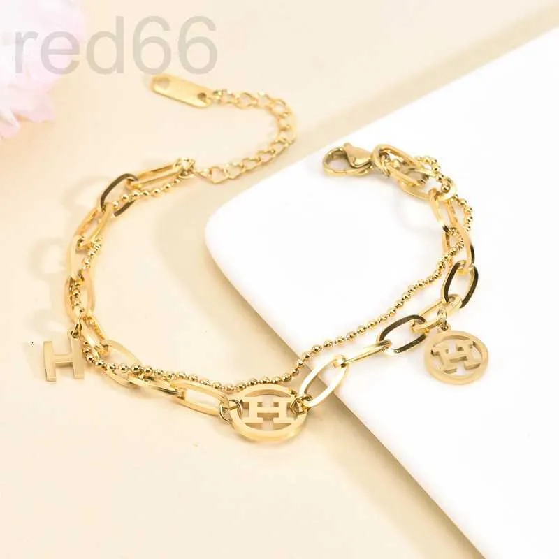 Charm Bracelets 디자이너 H 가족 서클 중공 편지 이중 레이어 두꺼운 체인 팔찌 프리미엄 느낌 EE7D