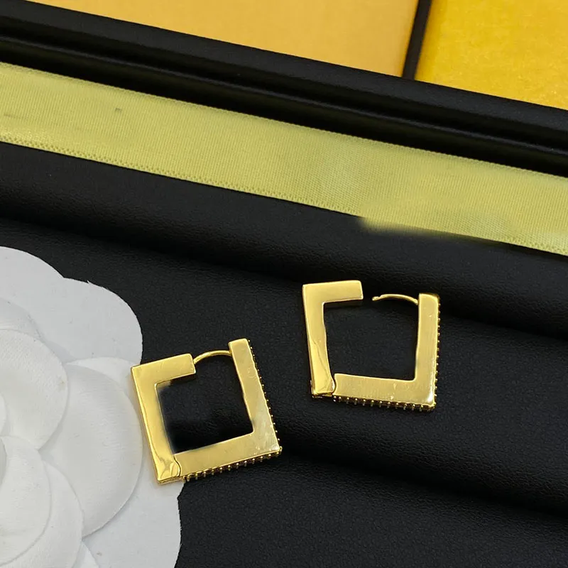 Designer Gold Necklace Set örhängen för kvinnor Luxurys Designers Necklace Pendant Earring Fashion Jewerly Gift 2308078Z