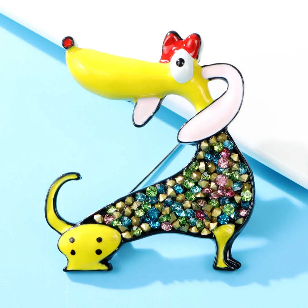 ピンブローチシンディXiangラインストーン犬の女性のための新しいかわいいファッション動物ピン黄色のダックスフンド高品質HKD230807