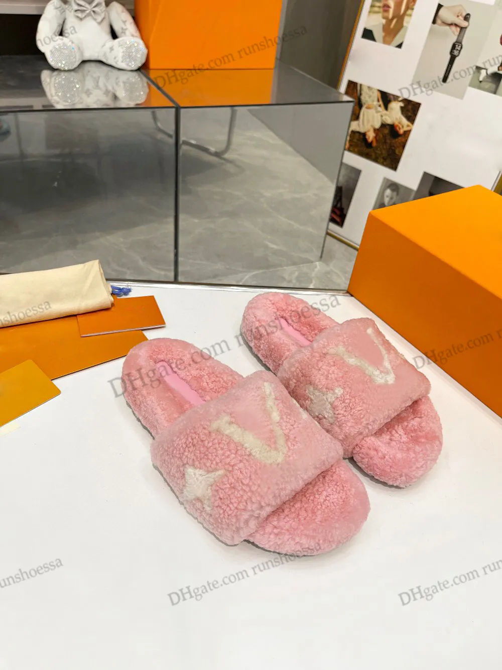 Fur Slippers Lv Slippers Dhgate Bulk Luxury Furry Wool Slides - Main Image