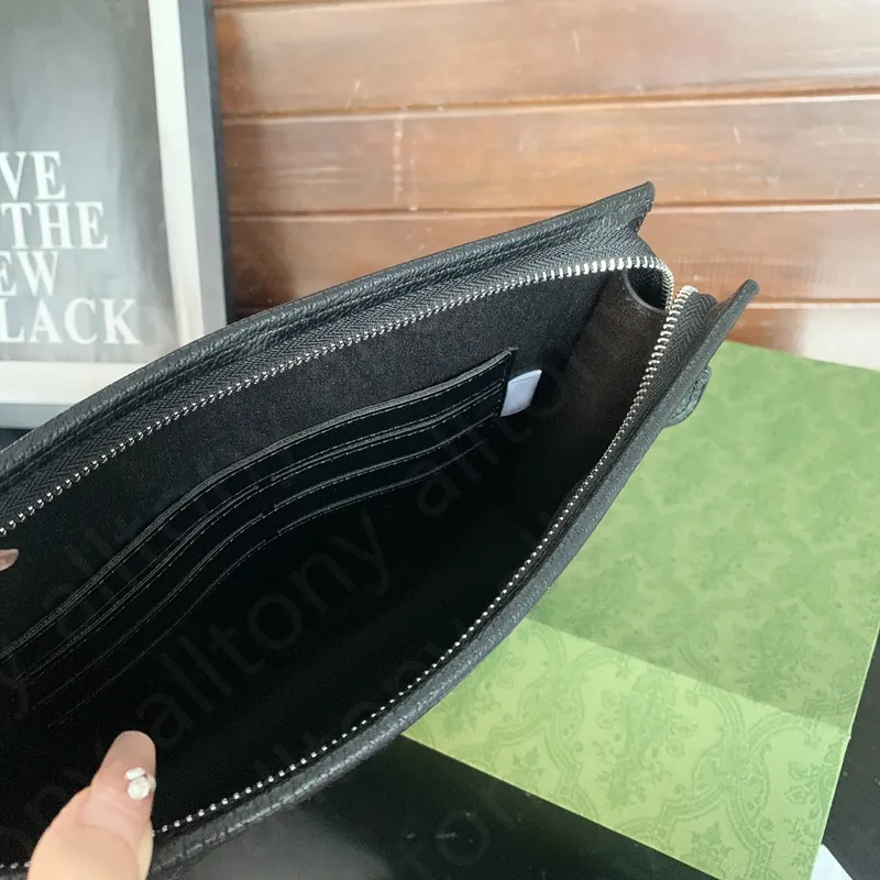 Designers Luxurys Men Clutch Bags Wallet Toiletry Pouch Purses Women Leather Handbag Vintage Male Simple Business Bag Card Holder Key Pouchs