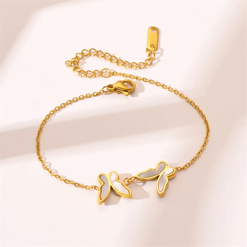 Klassisk design 18K Gold Butterfly Charm Armband Rostfritt stål smycken för kvinnor gåva