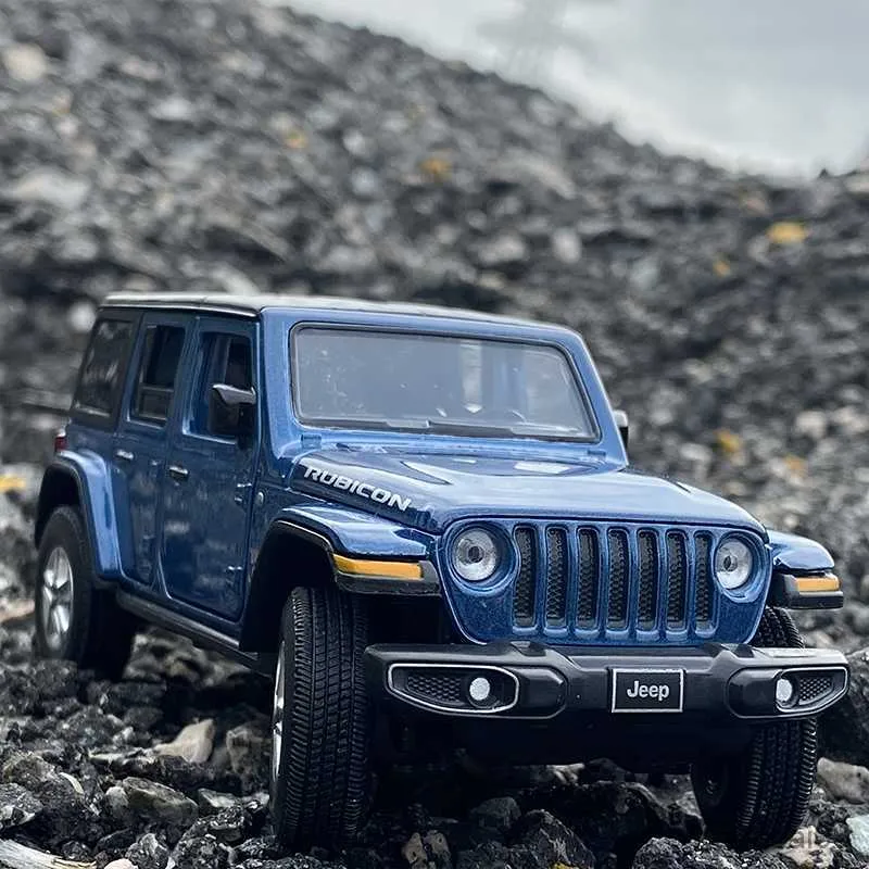 Diecast Model Cars 32 Jeeps Alloy Car Model Diecast Toy Metal Off-Road Moticles Model Model Simulation و Light Kids Gift R230807