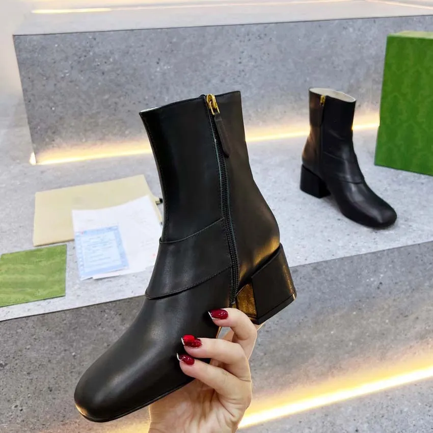 Designer boots Martin boot rubber bottom water The new together by combining a retro aesthetic with a contemporary character ankle boots