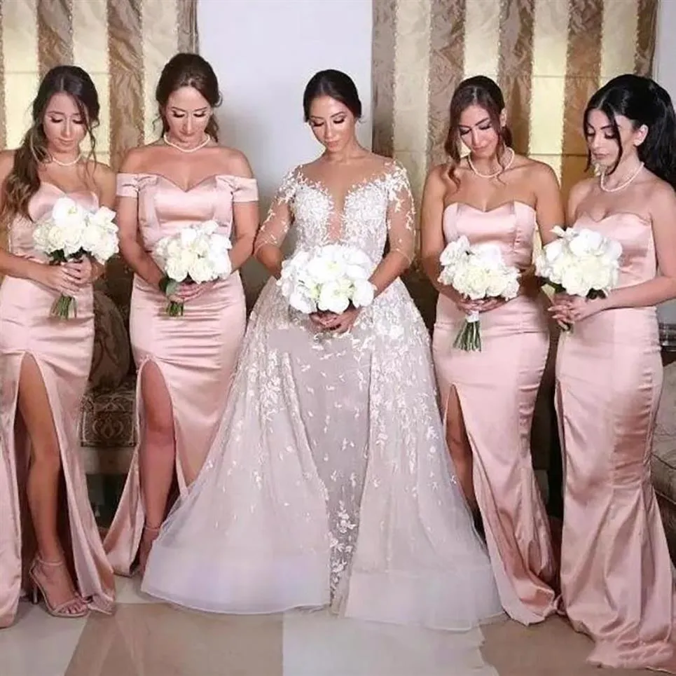 Ny Blush Pink Satin Split Long Bridesmaid Dresses Off the Shoulder Ruched Plus Size Wedding Gästgolvlängd Maid of Honor Gown196V