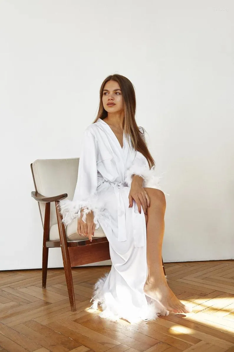 Roupa de dormir feminina Roupão de noiva de renda até o chão para o dia do casamento Roupões de noiva branco pena longa lua de mel roupão roupas de festa